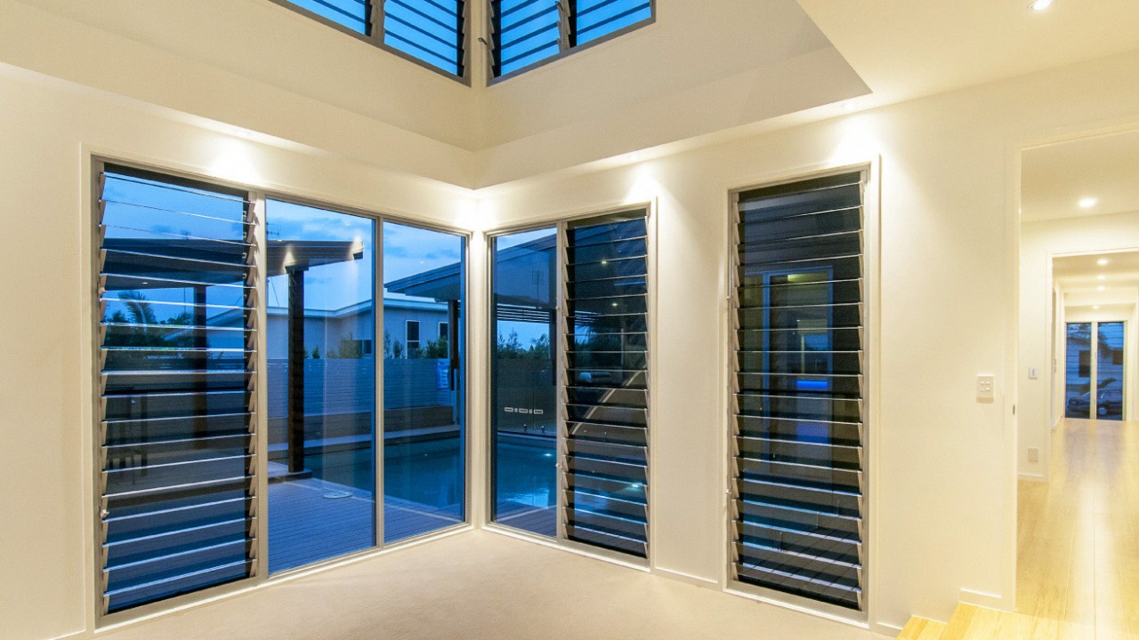 aluminium louvre windows